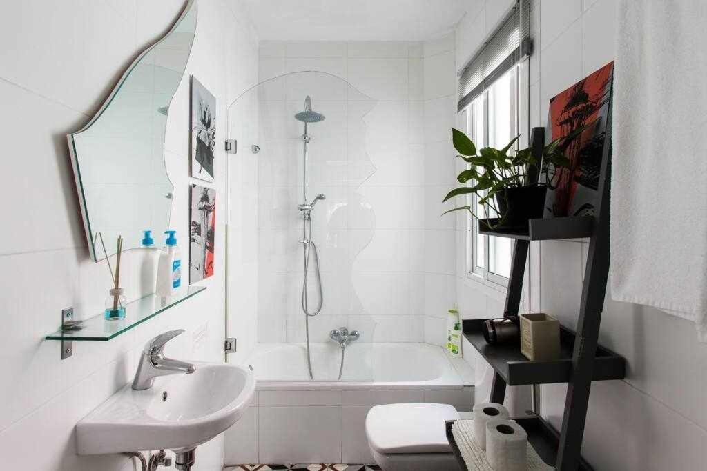 Lujoso Apartamento Con Patio En Triana Sevilla Buitenkant foto